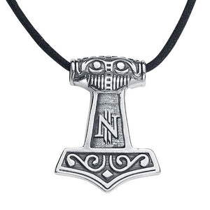 Necklace with Mjølner pendant